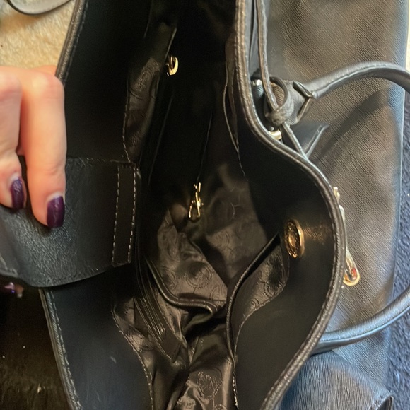 Michael Kors black Hamilton handbag. - Picture 8 of 8